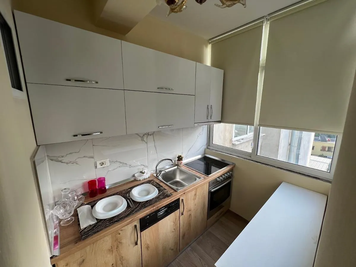 티라나 Evis House 아파트 알바니아