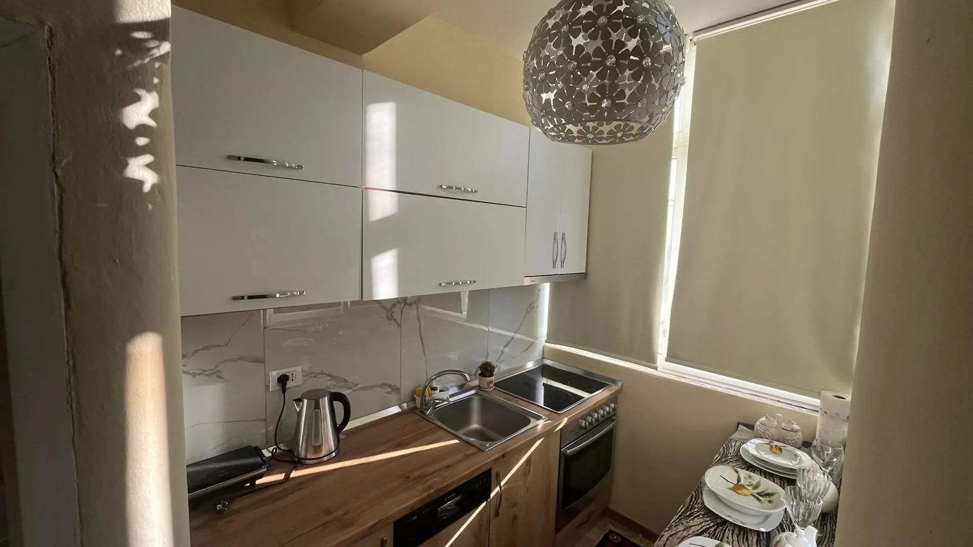 티라나 Evis House 아파트 알바니아